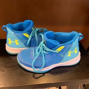 Girls Under Armour basketball sneakers size 13K. Fast shipping smoke free home-